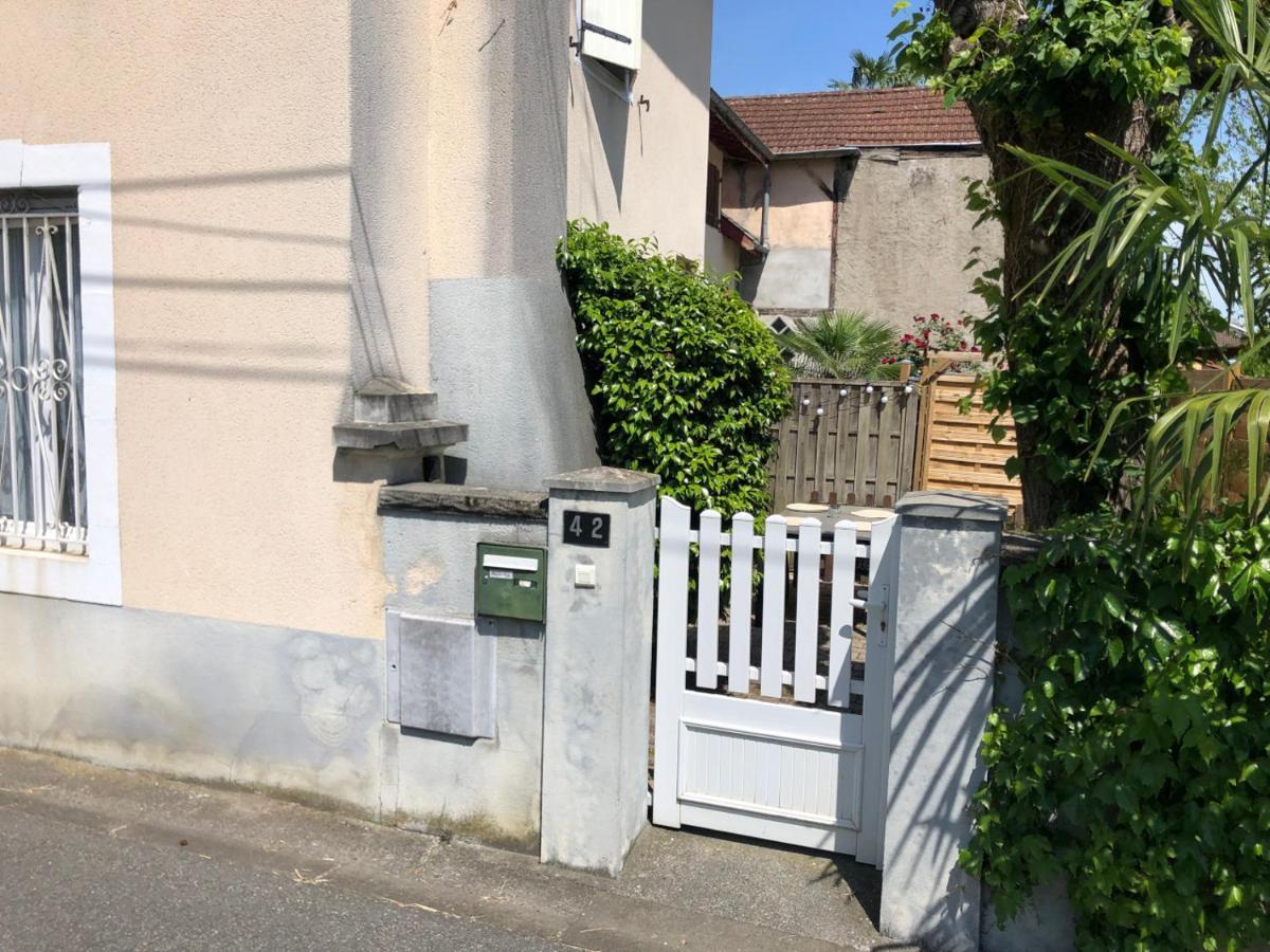 Petite Maison Avec Terrasse Jurançon Εξωτερικό φωτογραφία