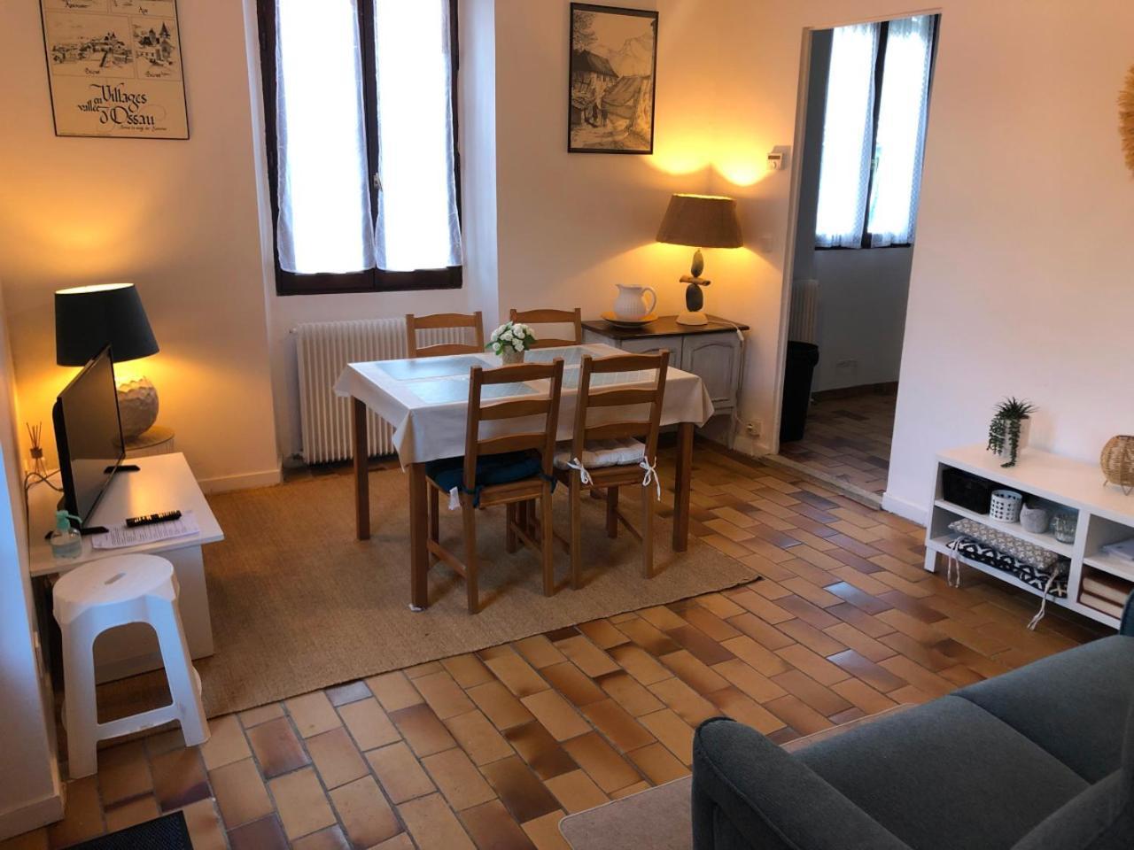 Petite Maison Avec Terrasse Jurançon Εξωτερικό φωτογραφία